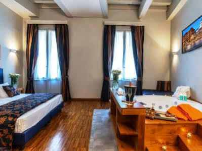 The Code Hotel Rom